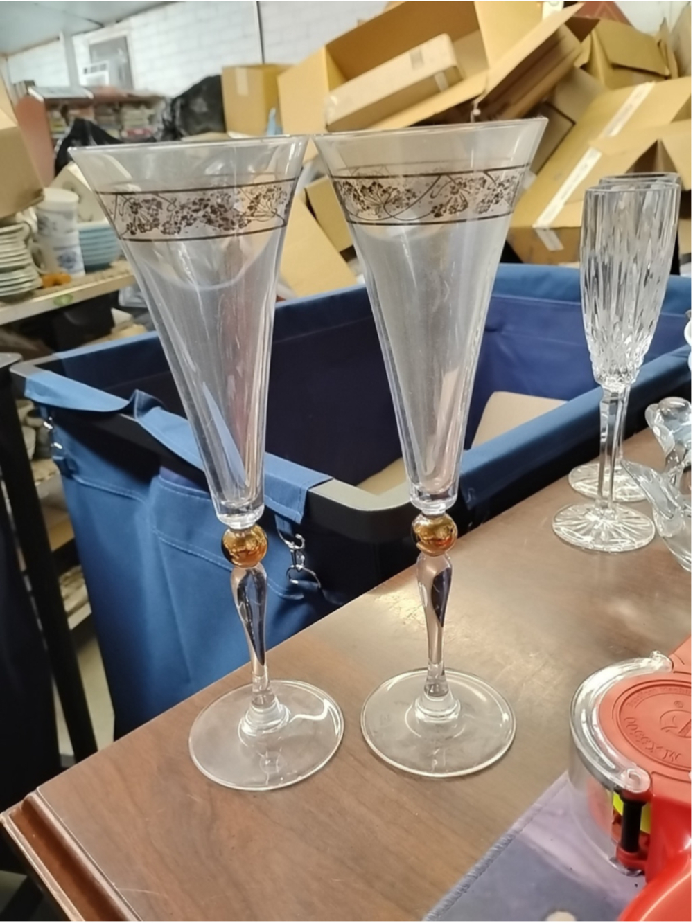 Godiva Champagne Flutes Crystal Glasses Gold Accent France Romantic Wedding Gift